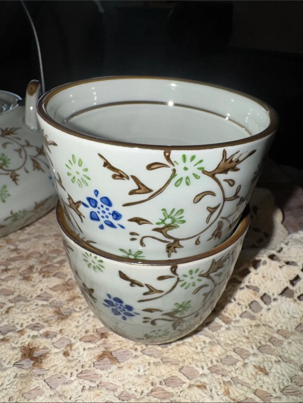 Pier 1 Japanese Import Tomoko porcelain Matching Teapot and bowls